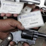 El contrasentido del desarme civil frente a la delincuencia impune