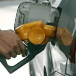 Habrá aumento de $1,8 en el precio de la nafta y de $4 en el gasoil en octubre