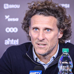 Diego Forlán presentó su primera lista de convocados en Uruguay